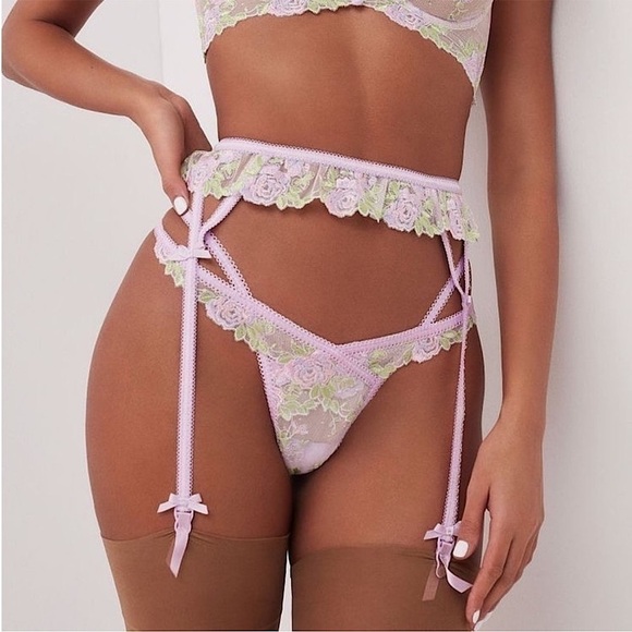 NEW LOVE & LEMONS Lilac Shimmer Floral Lace Ruffle Ribbon Bow Trim Garter Belt S - Picture 4 of 8